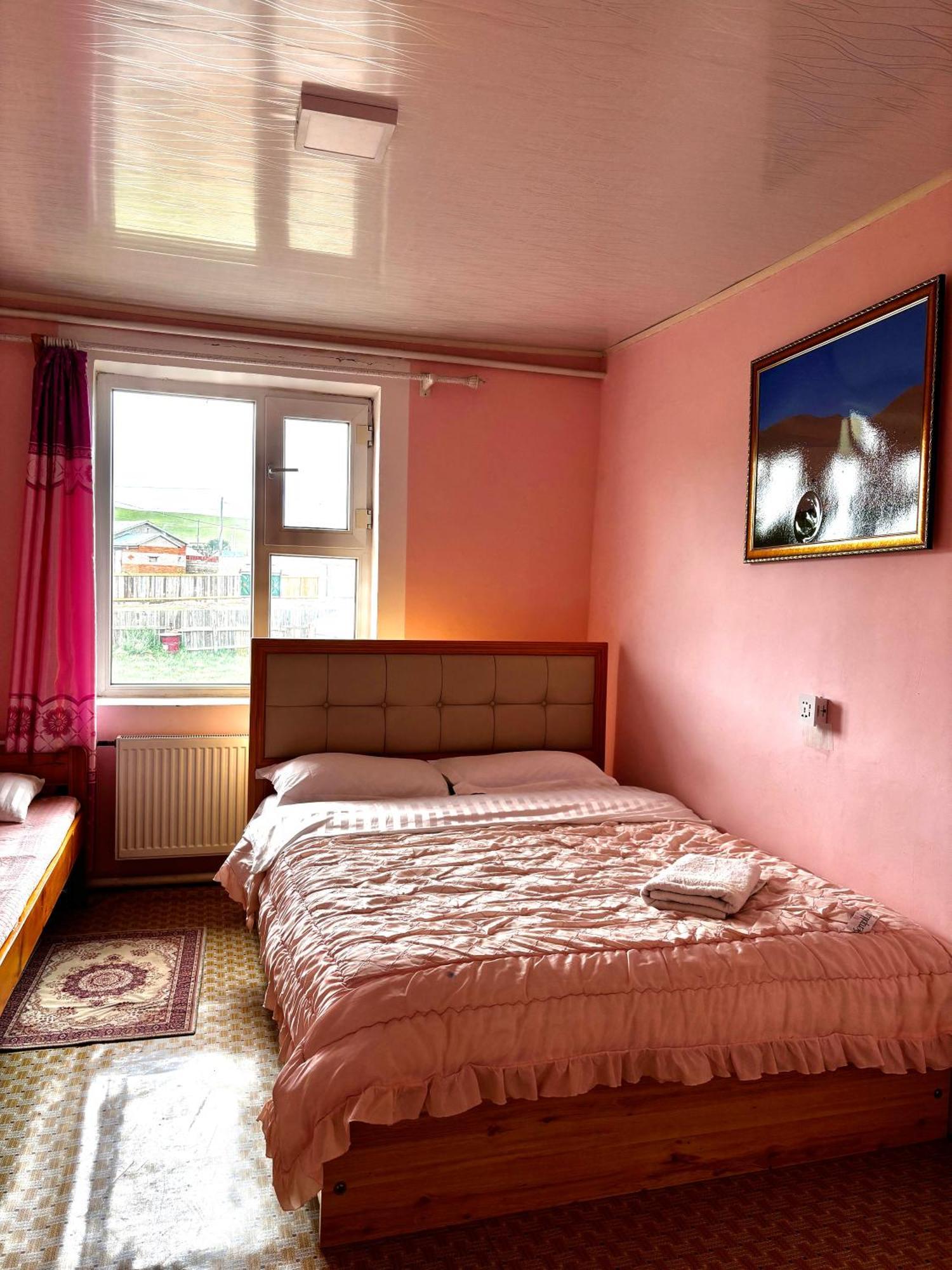 Gaya'S Guest House Harhorin Bagian luar foto
